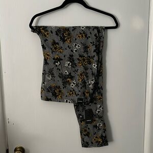 NWT 4x Torrid grey floral leggings